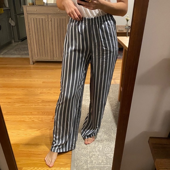 Express | Gray Striped Wide Leg Pants - Picture 1 of 6